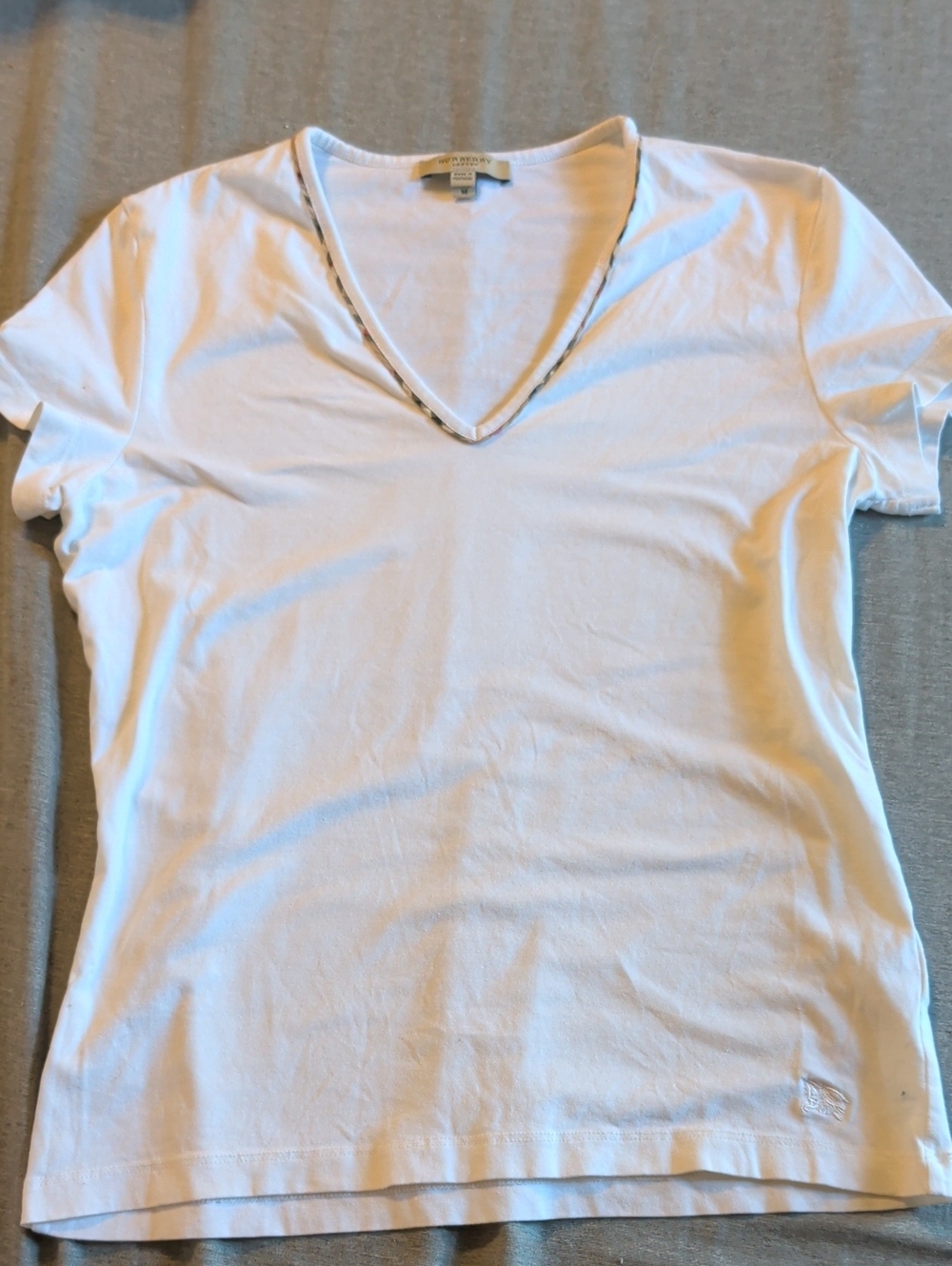 Burberry White V-Neck Short Sleeve Tee
